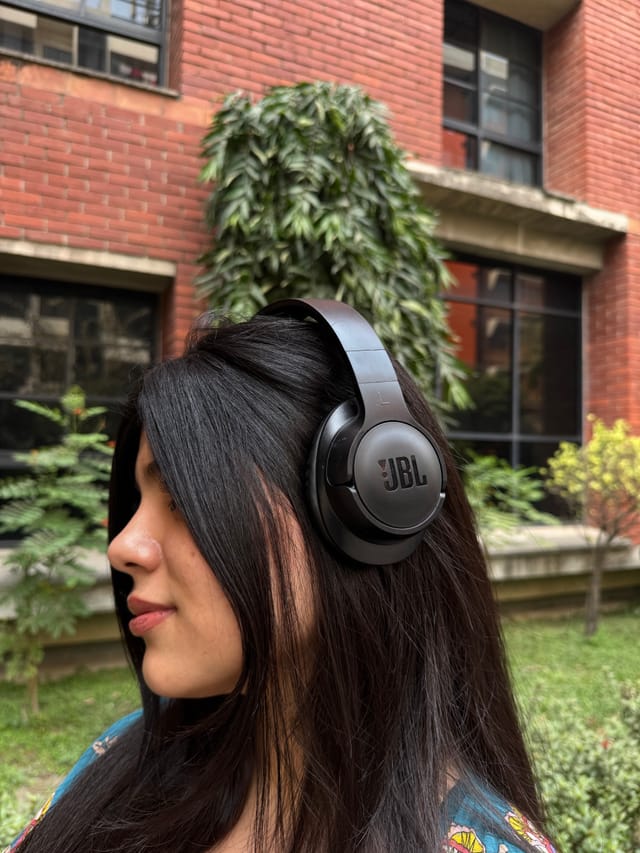 JBL pure bass tune 700 BT Bluetooth Headphone_img_7